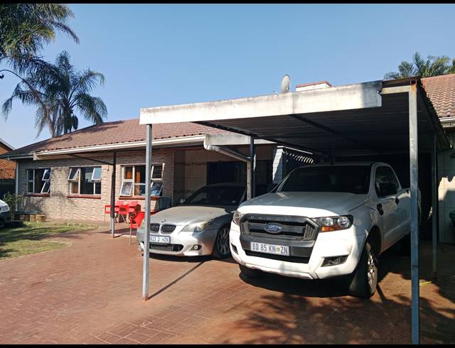 4 BEDROOM HOUSE FOR SALE IN MOUNTAIN RISE